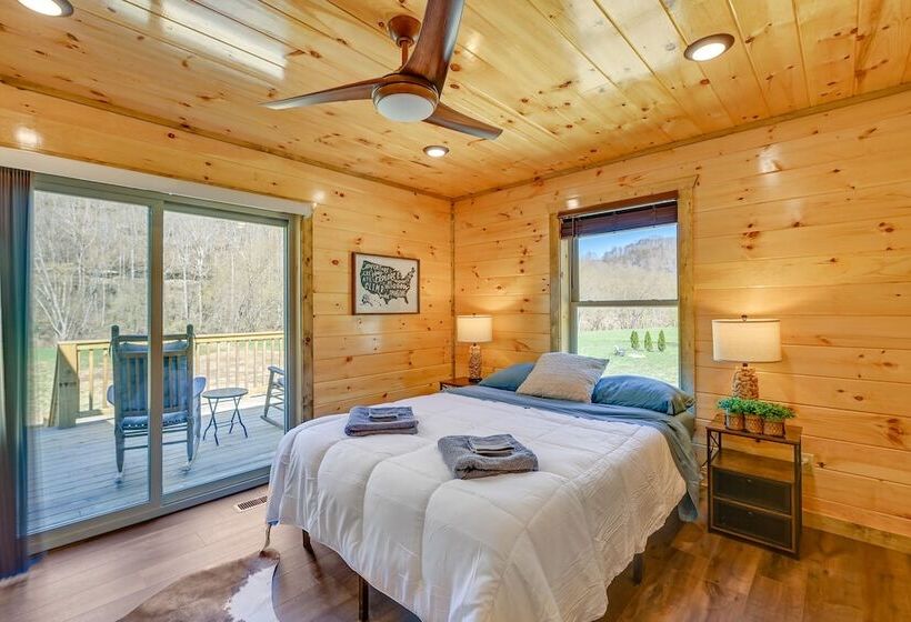 Riverside Beattyville Cabin W/ Kayaks & Fire Pit!