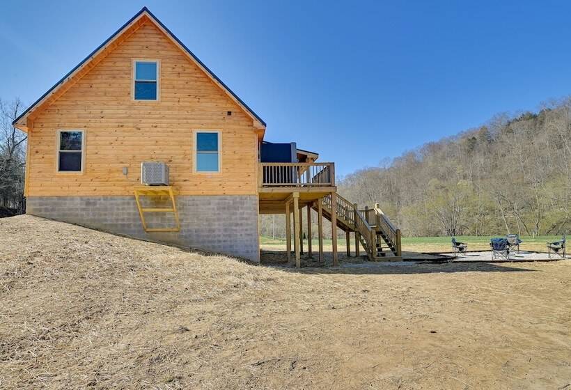 Riverside Beattyville Cabin W/ Kayaks & Fire Pit!