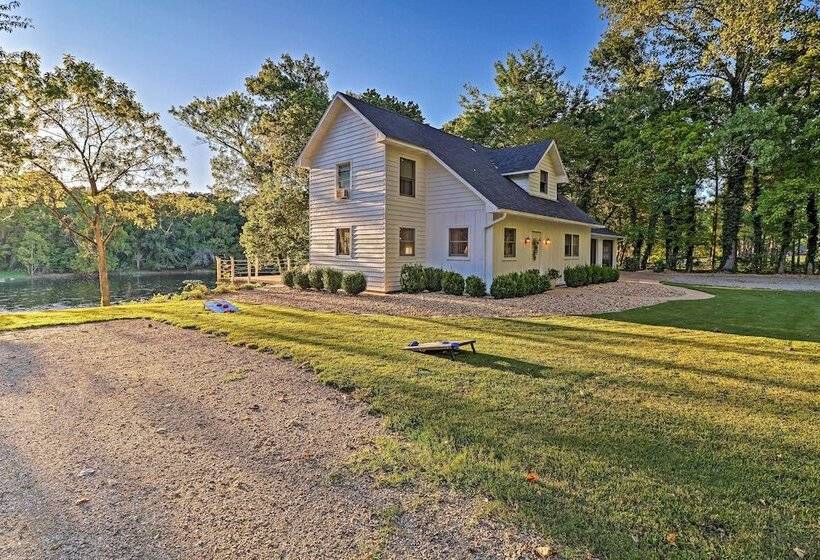 Riverside Hide A Way  W/ Patio, Bbq, Fishing Pier