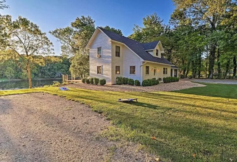 Riverside Hide A Way  W/ Patio, Bbq, Fishing Pier
