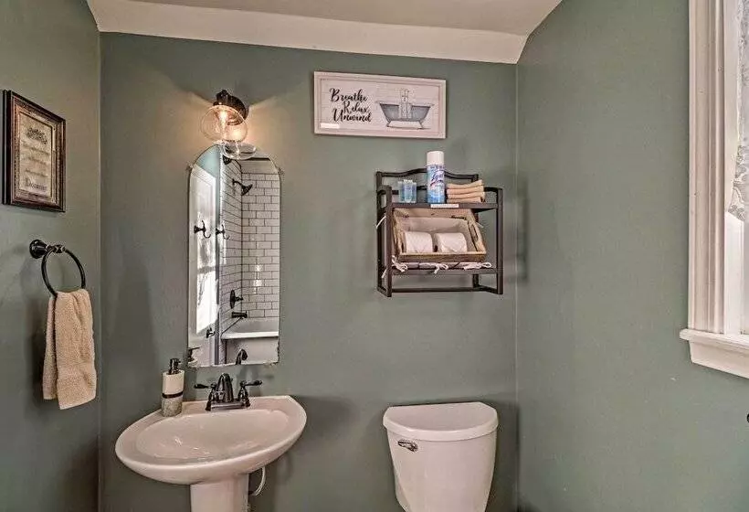 Riverside Hide A Way  W/ Patio, Bbq, Fishing Pier