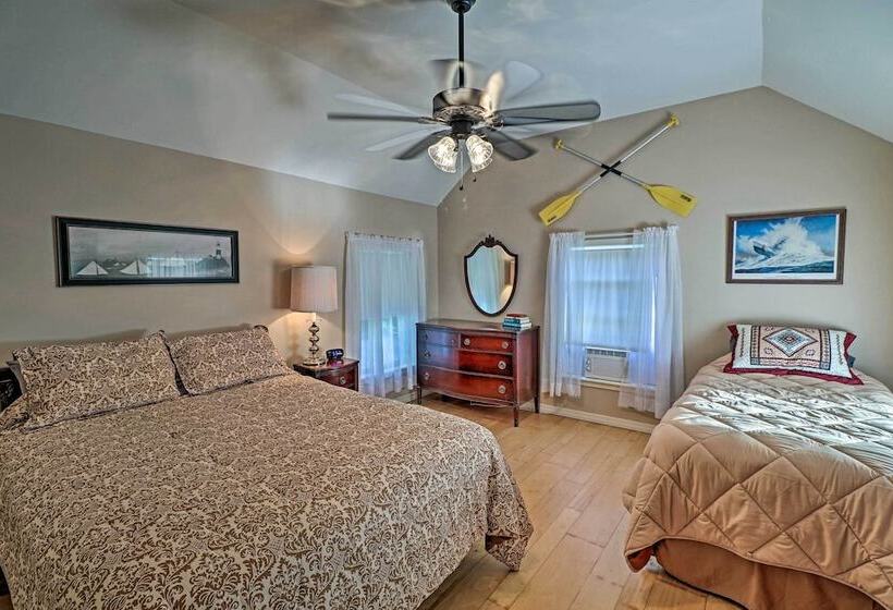 Riverside Hide A Way  W/ Patio, Bbq, Fishing Pier