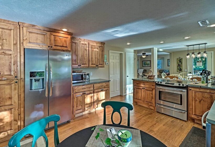 Riverside Hide A Way  W/ Patio, Bbq, Fishing Pier