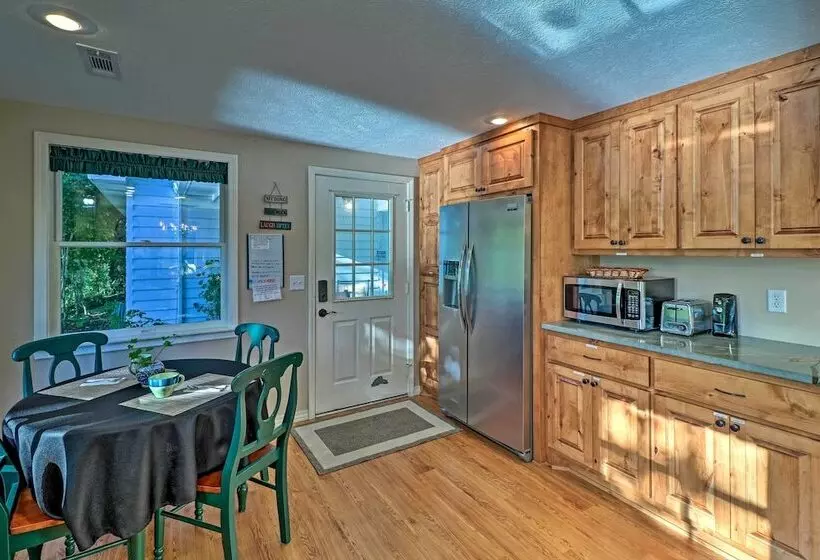 Riverside Hide A Way  W/ Patio, Bbq, Fishing Pier