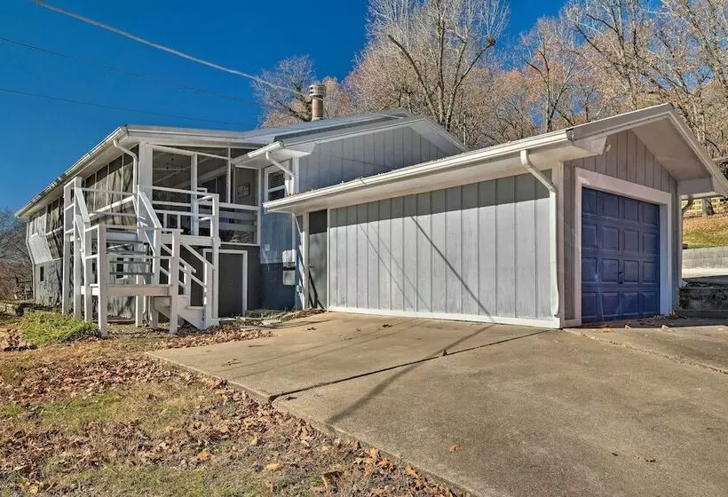 Rogers Lakehouse W/ Deck, Near Beaver Lake!