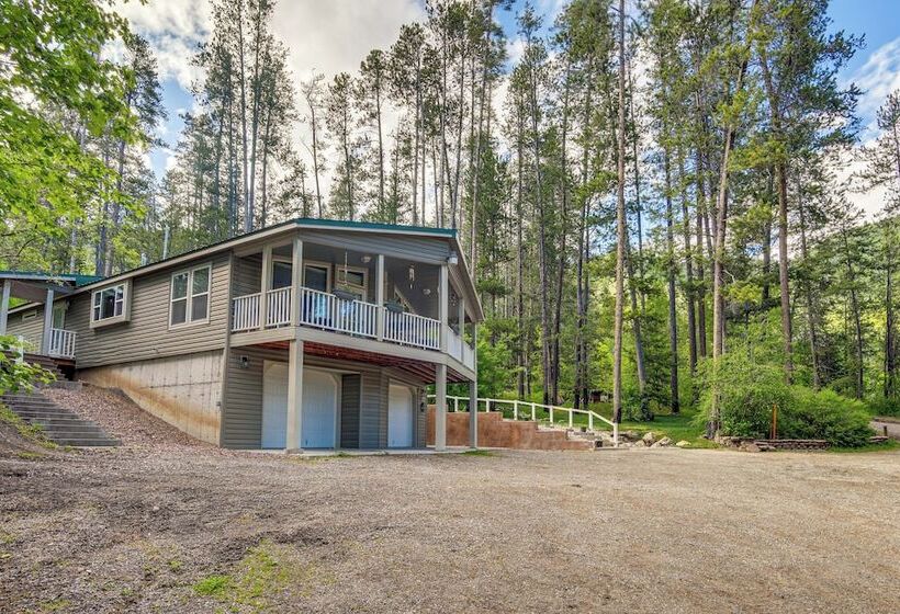 Rustic Escape W/ Deck, Hot Tub & Mountain Views