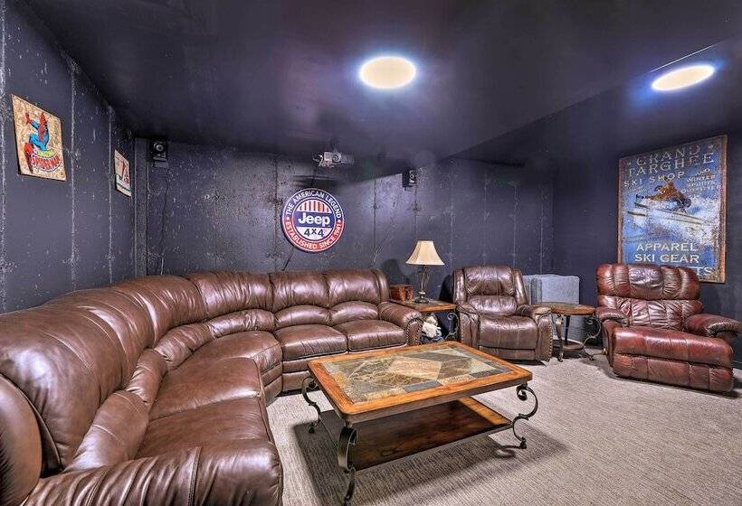 Rustic Escape W/ Deck, Hot Tub & Mountain Views