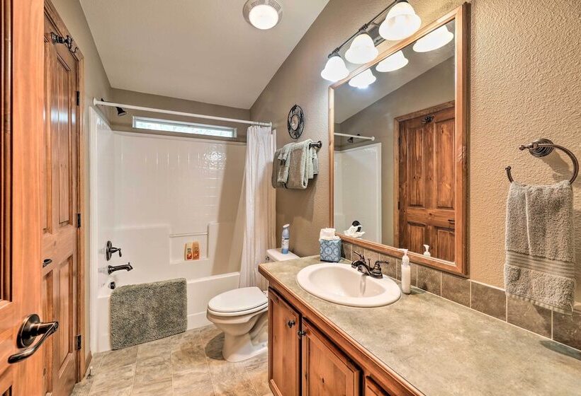 Rustic Escape W/ Deck, Hot Tub & Mountain Views