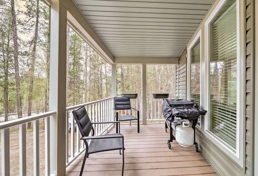 Rustic Escape W/ Deck, Hot Tub & Mountain Views