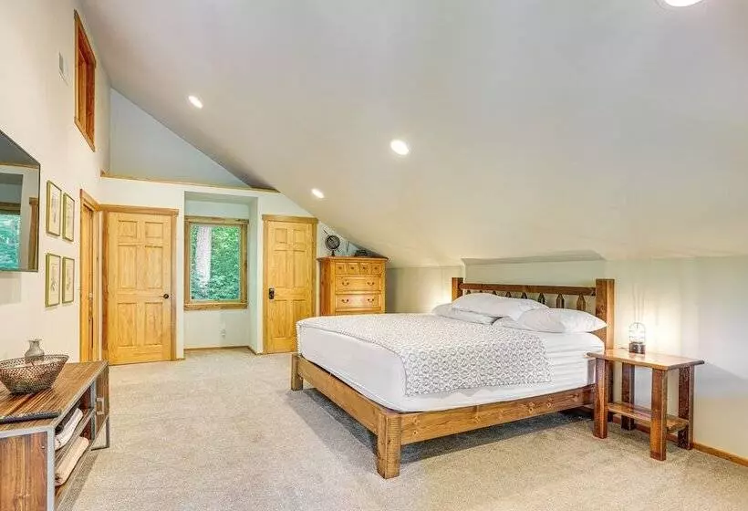 Secluded Cabin W/ Boats, <6 Mi To Jenny Jump!