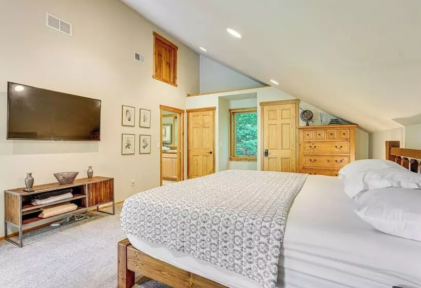 Secluded Cabin W/ Boats, <6 Mi To Jenny Jump!