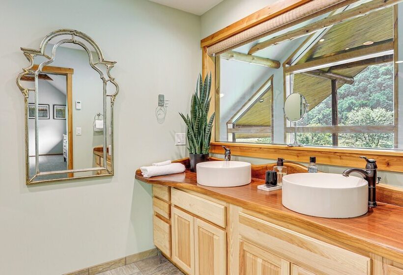 Secluded Cabin W/ Boats, <6 Mi To Jenny Jump!