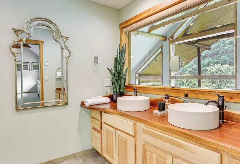 Secluded Cabin W/ Boats, <6 Mi To Jenny Jump!