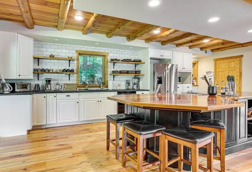 Secluded Cabin W/ Boats, <6 Mi To Jenny Jump!