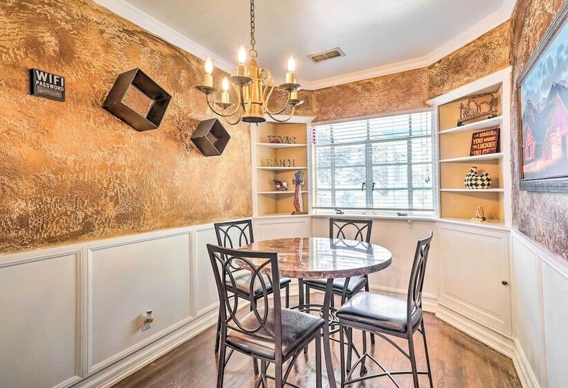 Secluded Ranch W/ Courtyard ~ 4 Mi To Odessa!