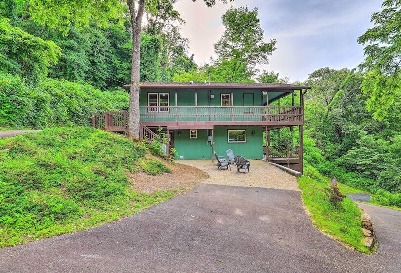 Serenity  Waynesville Home W/ Deck & Fire Pit!