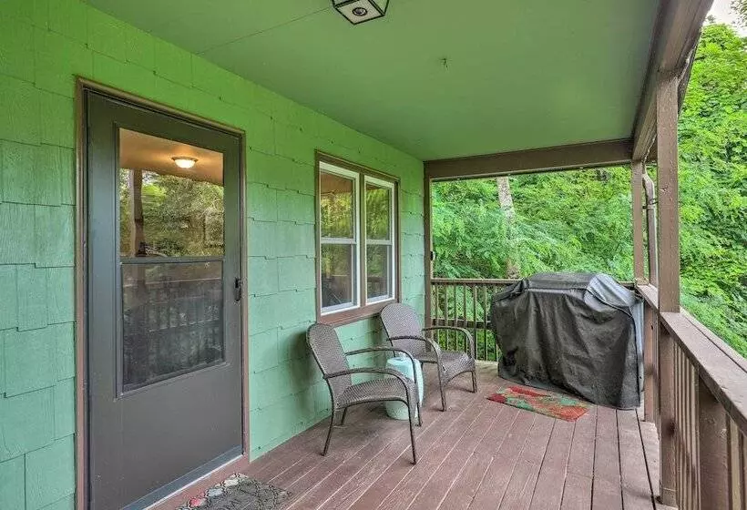 Serenity  Waynesville Home W/ Deck & Fire Pit!