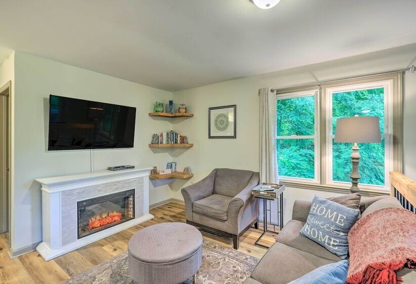 Serenity  Waynesville Home W/ Deck & Fire Pit!