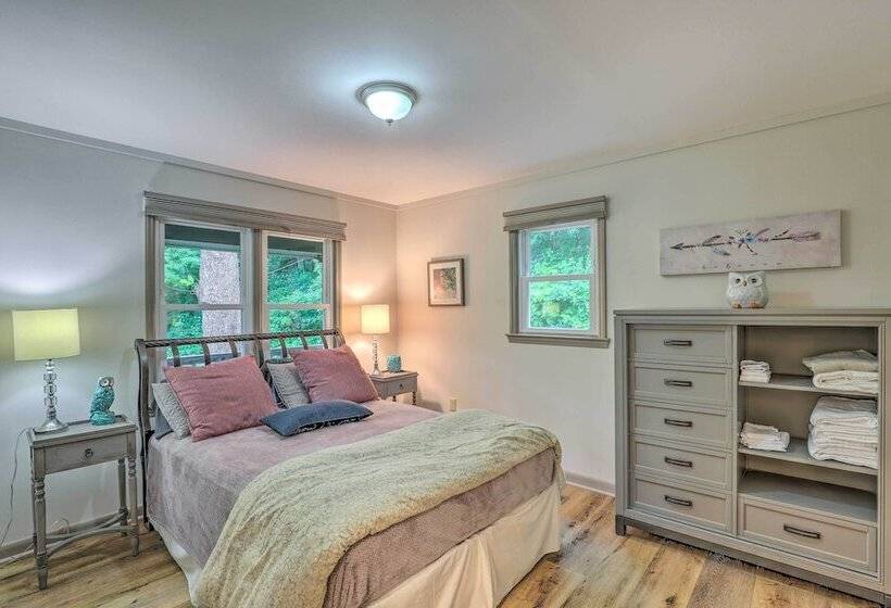 Serenity  Waynesville Home W/ Deck & Fire Pit!