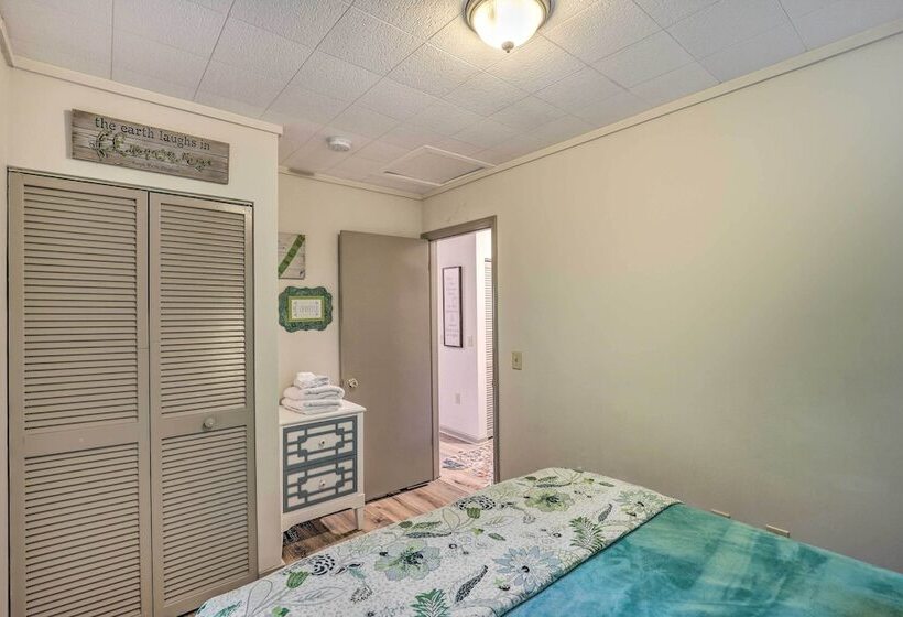 Serenity  Waynesville Home W/ Deck & Fire Pit!