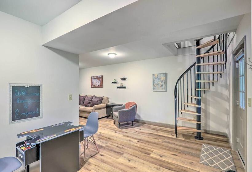 Serenity  Waynesville Home W/ Deck & Fire Pit!