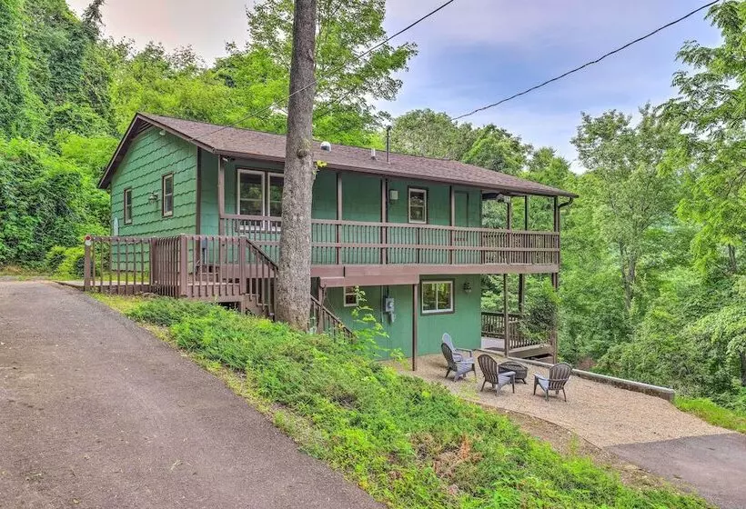 Serenity  Waynesville Home W/ Deck & Fire Pit!