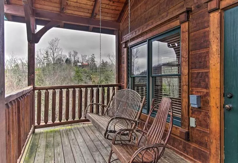 Sevierville Cabin W/ Hot Tub + Large Deck!