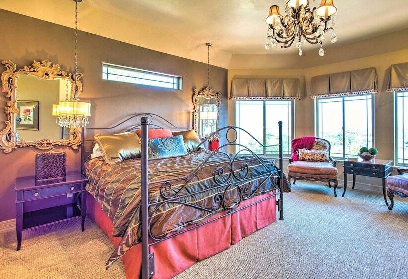 Spacious Grand Junction Home W/ Mountain View