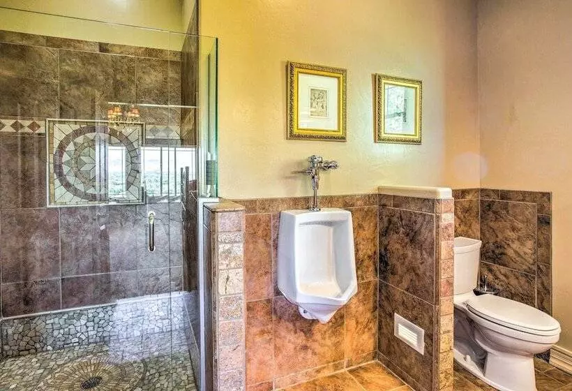 Spacious Grand Junction Home W/ Mountain View