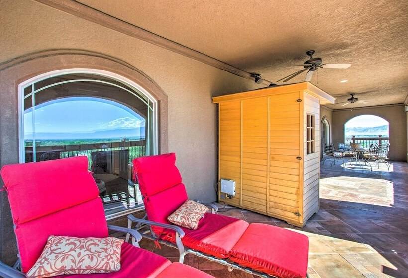 Spacious Grand Junction Home W/ Mountain View