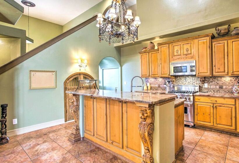 Spacious Grand Junction Home W/ Mountain View