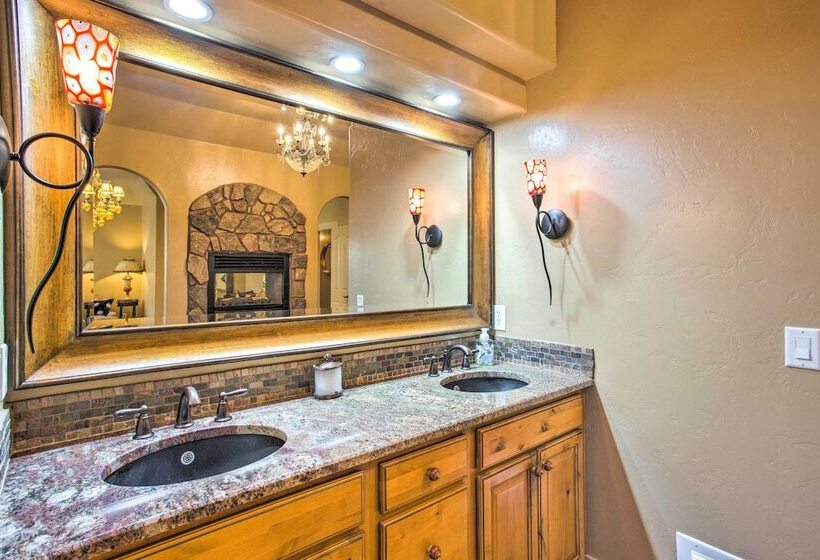 Spacious Grand Junction Home W/ Mountain View