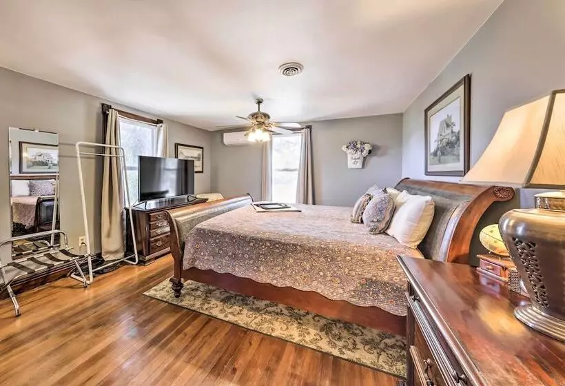 The Farm House  W/ Deck & Historic Charm!