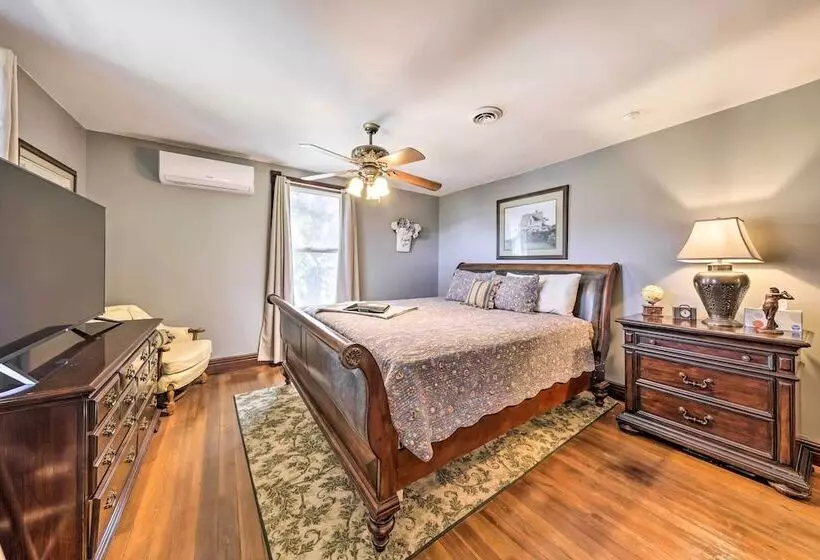 The Farm House  W/ Deck & Historic Charm!