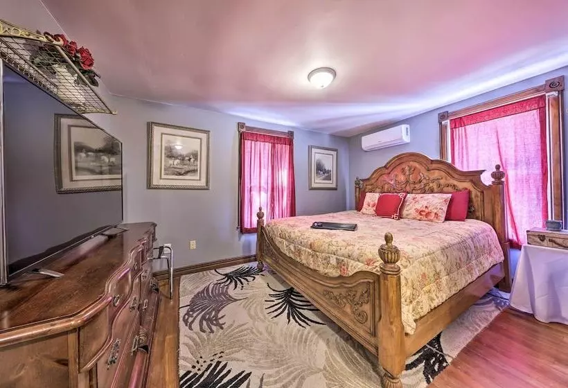 The Farm House  W/ Deck & Historic Charm!