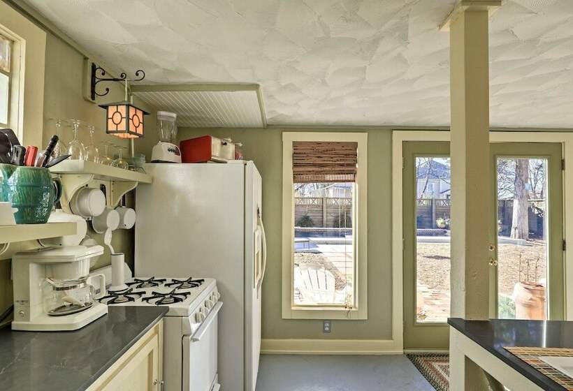 Historic Fort Worth Cottage W/ Shared Pool!