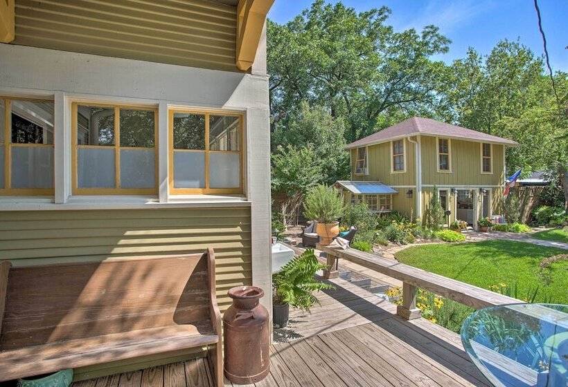 Historic Fort Worth Cottage W/ Shared Pool!