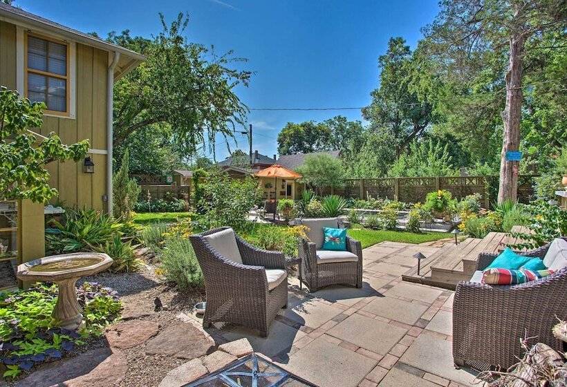 Historic Fort Worth Cottage W/ Shared Pool!
