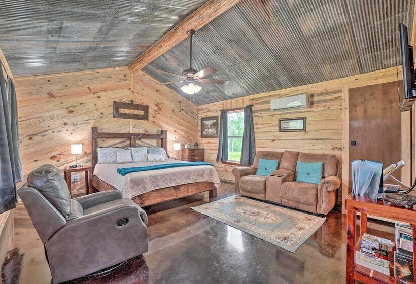 Updated Studio Cabin In Ozark W/ Yard & Mtn View