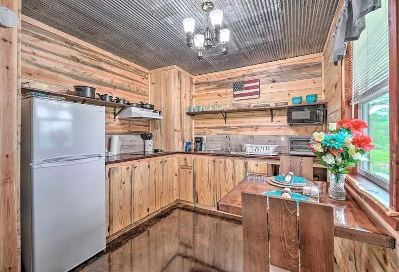 Updated Studio Cabin In Ozark W/ Yard & Mtn View