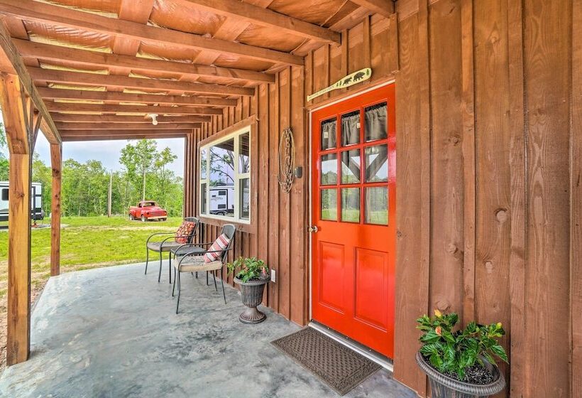 Updated Studio Cabin In Ozark W/ Yard & Mtn View