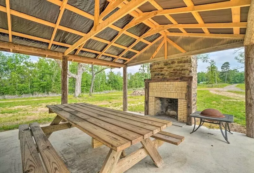 Updated Studio Cabin In Ozark W/ Yard & Mtn View