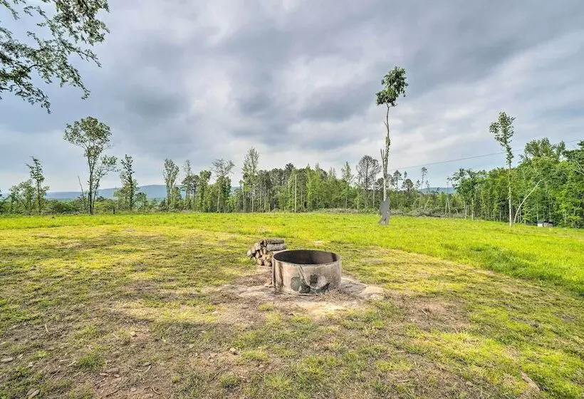 Updated Studio Cabin In Ozark W/ Yard & Mtn View
