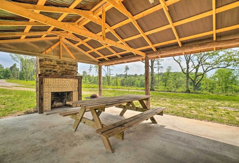Updated Studio Cabin In Ozark W/ Yard & Mtn View