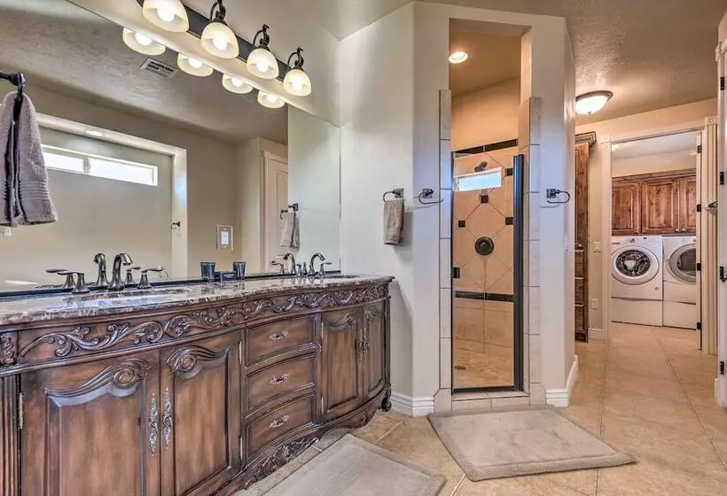 Utah Retreat W/ Heated Pool, Grill & Fire Pit!