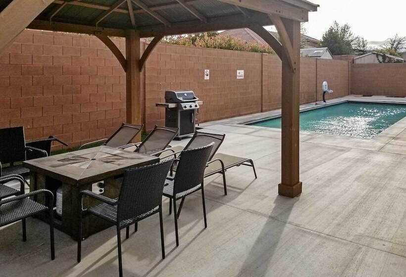 Utah Retreat W/ Heated Pool, Grill & Fire Pit!