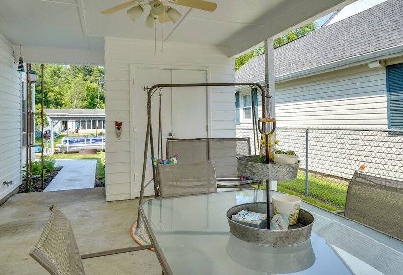 Waterfront Lakeview Cottage W/ Dock & Lift!