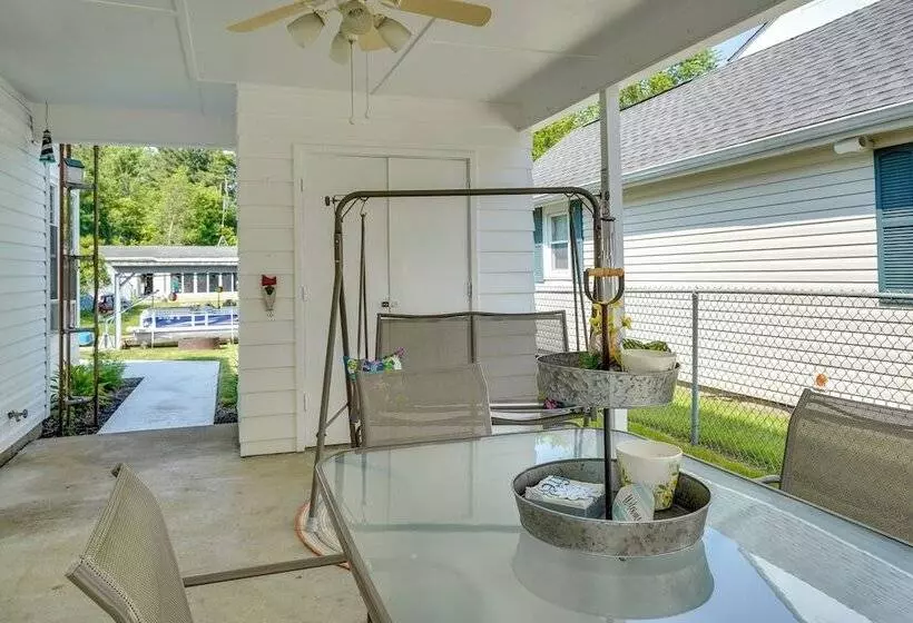 Waterfront Lakeview Cottage W/ Dock & Lift!