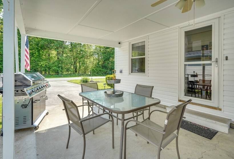 Waterfront Lakeview Cottage W/ Dock & Lift!