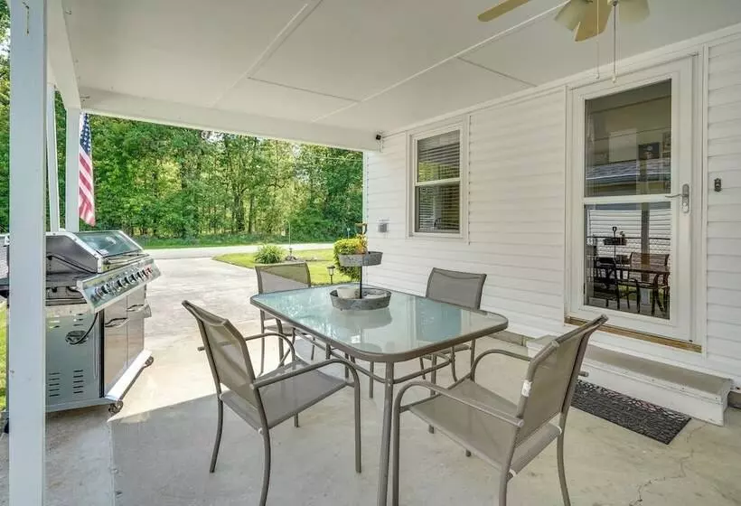 Waterfront Lakeview Cottage W/ Dock & Lift!